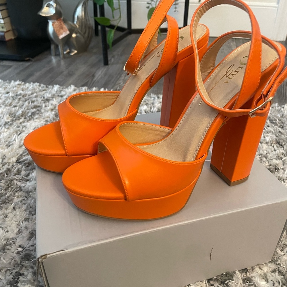 Vince Camuto Orange Platform Sandals New